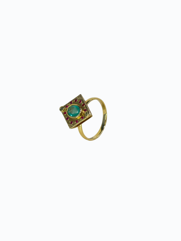 Anillo de oro 18k con esmeralda, diamantes y rubí