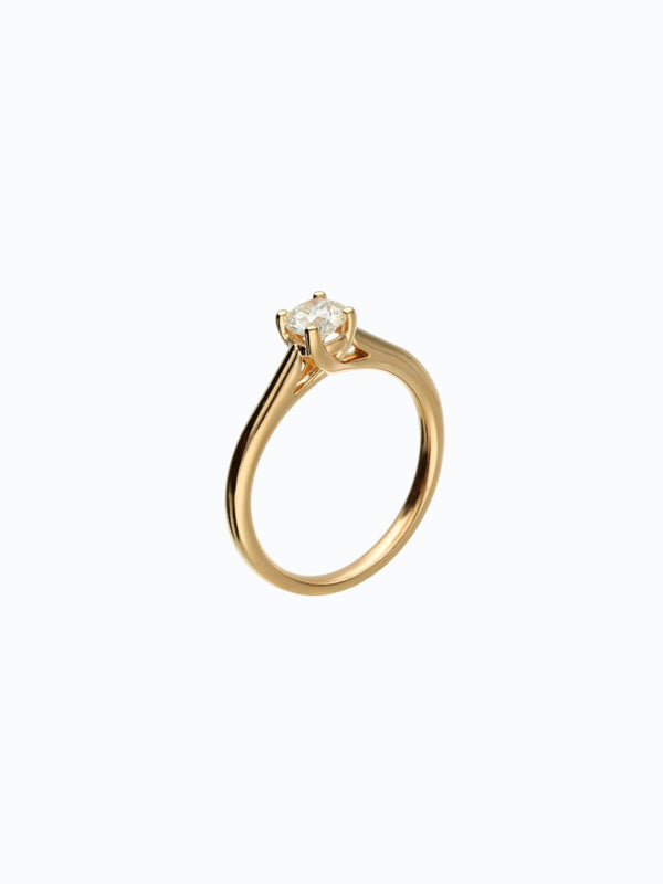 Anillo de oro 18k con zircón